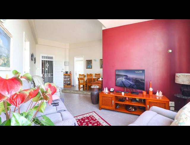 2 BEDROOM APARTMENT FOR SALE IN NORTH BEACH